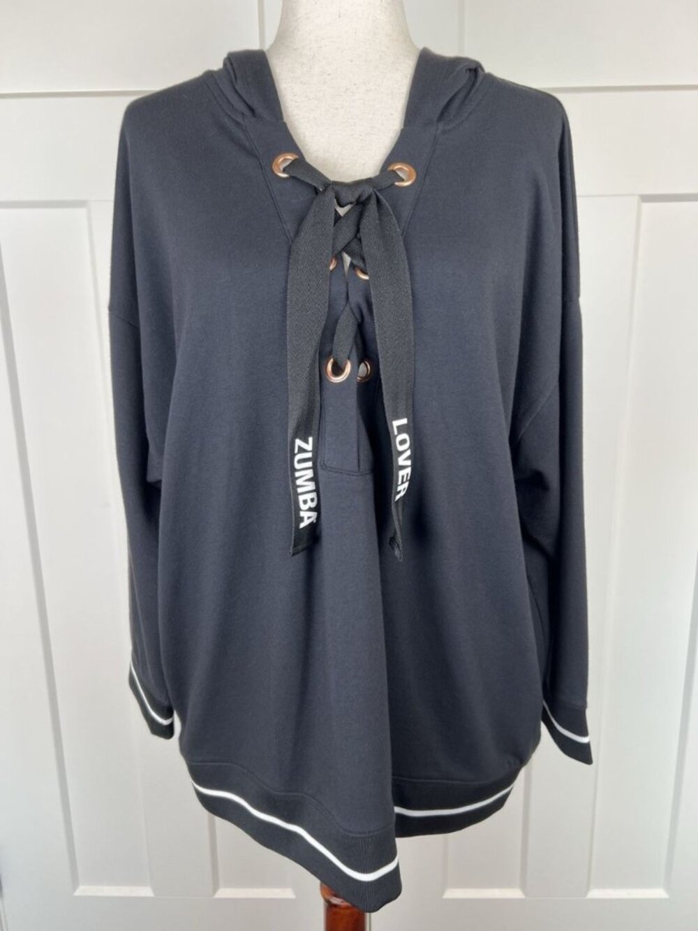Zumba Wear XL Black Lace Up Pullover Hoodie Sweatshirt Oversized Zumba Lover - Picture 1 of 7